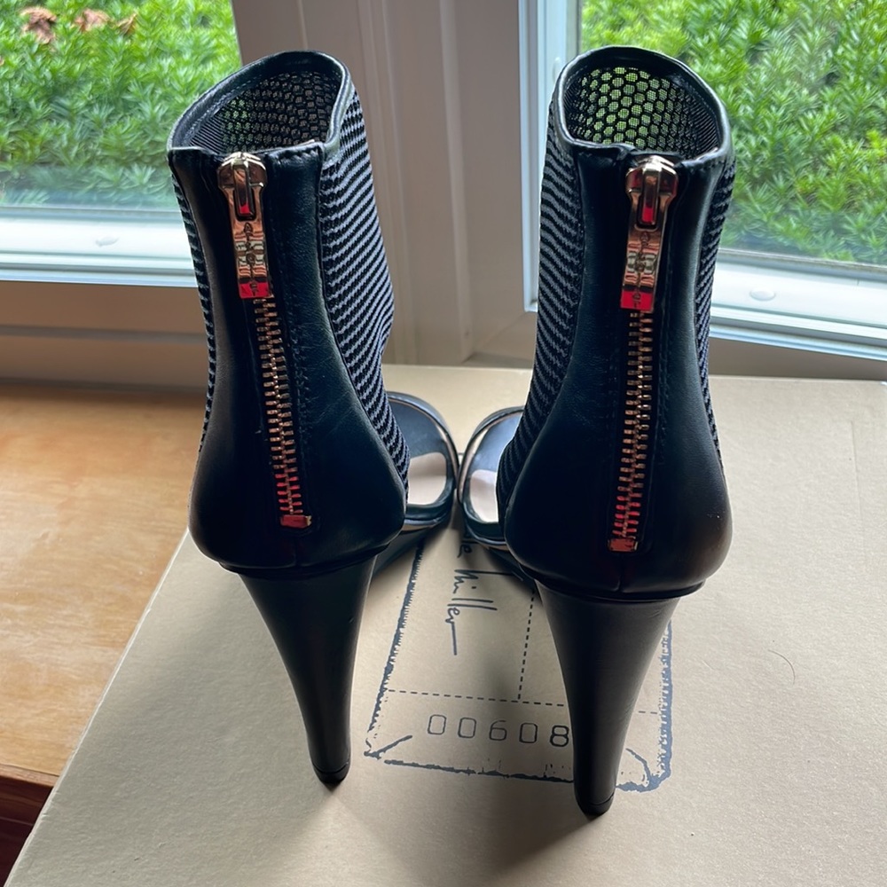 NIB Artelier wedges by Nicole Miller.
